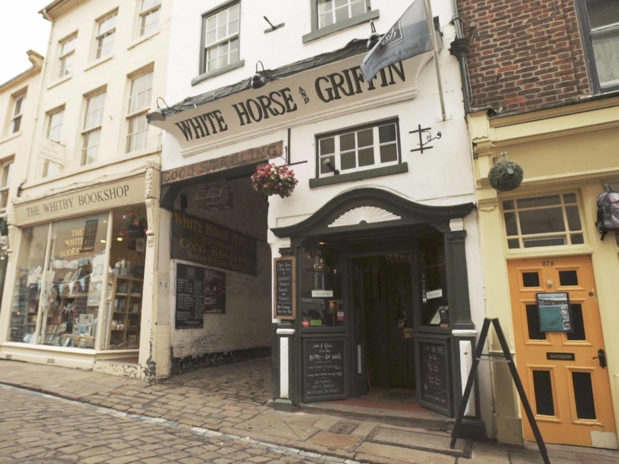 Готель White Horse & Griffin Вітбі Екстер'єр фото